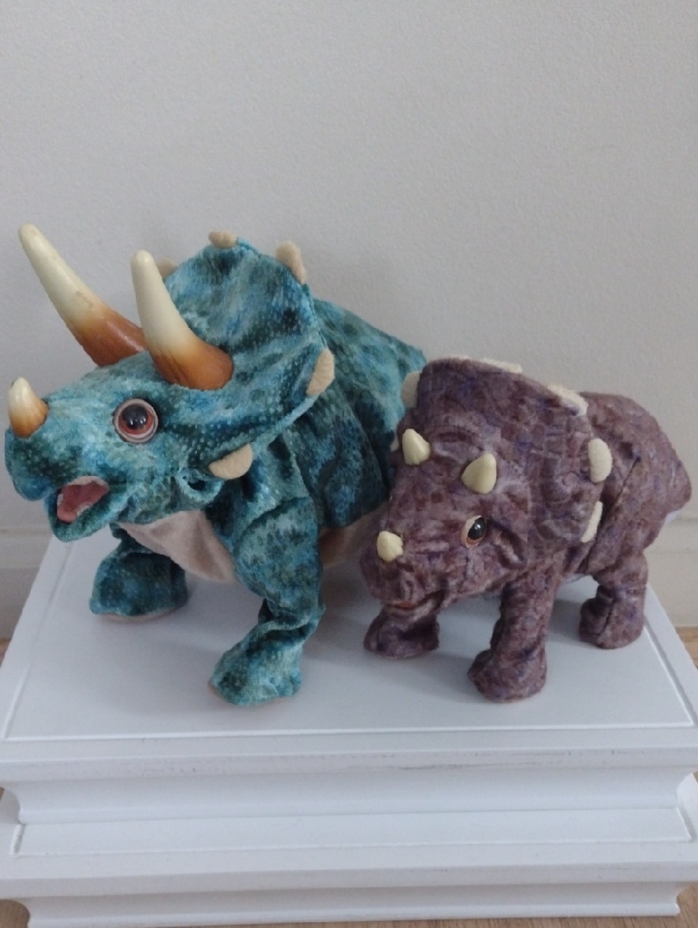 Hasbro Playskool Kota & Pals Triceratops & Hatchling Interactive Dinosaurs